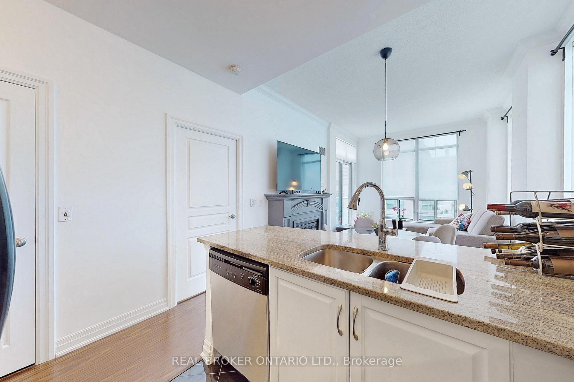 Photo 9 of Unit PH7, 2087 Lake Shore Boulevard W, Etobicoke, Mimico — HOMEH