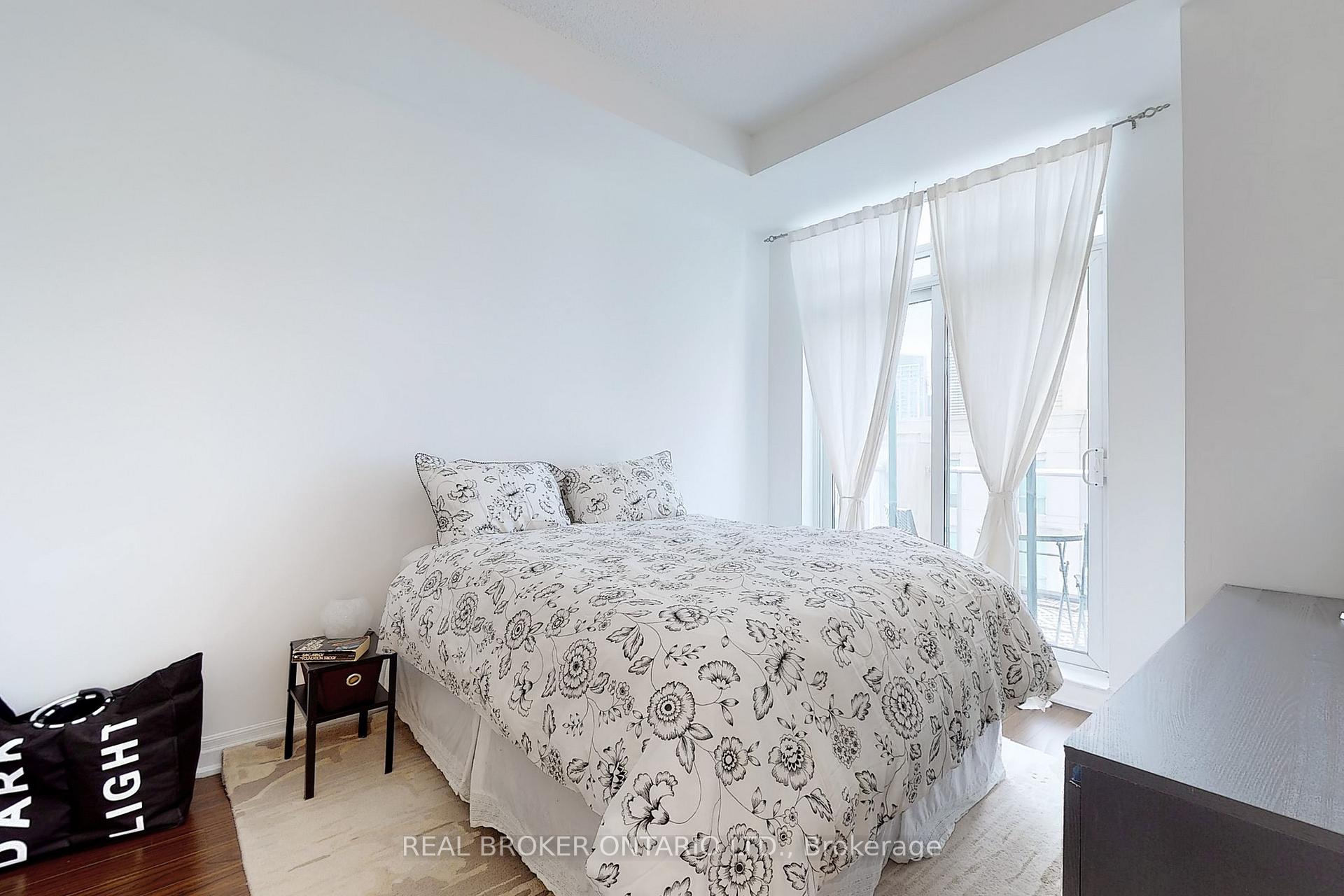 Photo 10 of Unit PH7, 2087 Lake Shore Boulevard W, Etobicoke, Mimico — HOMEH