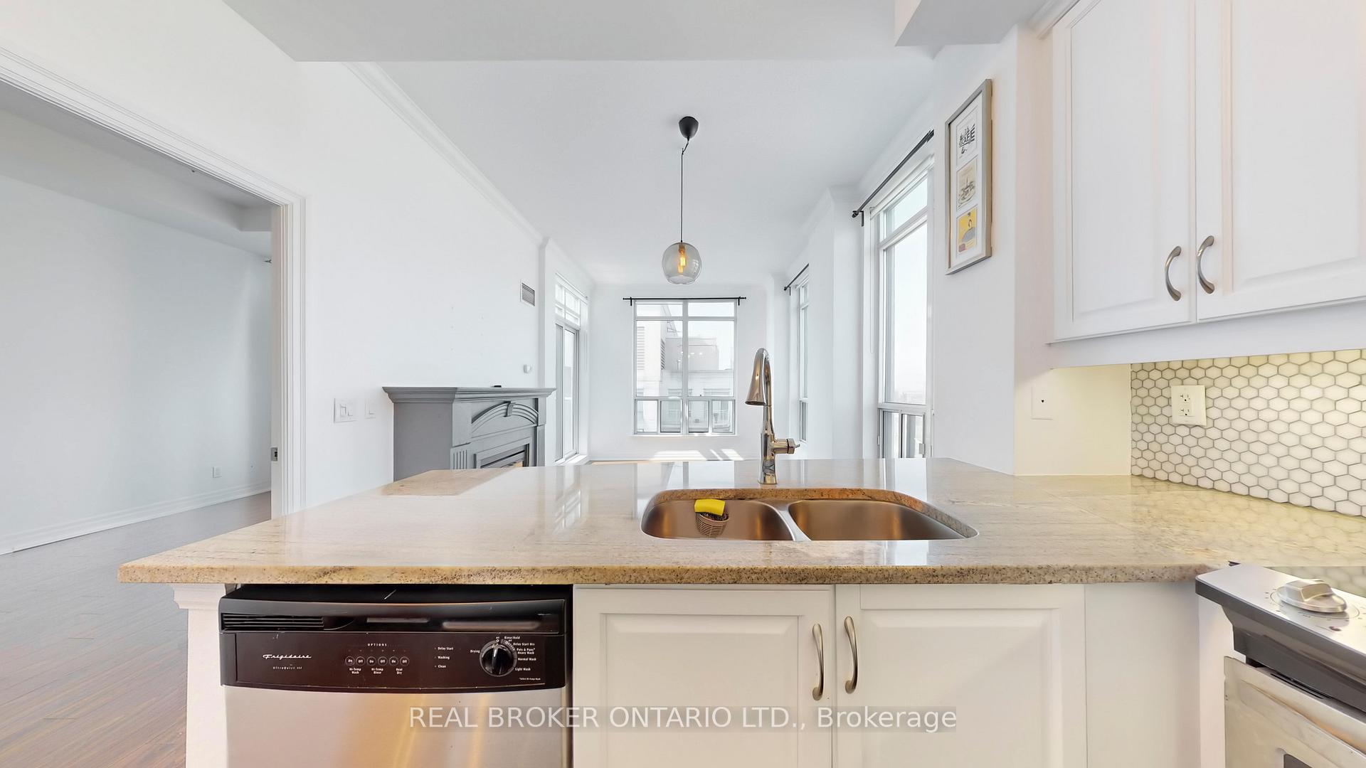 Photo 21 of Unit PH7, 2087 Lake Shore Boulevard W, Etobicoke, Mimico — HOMEH