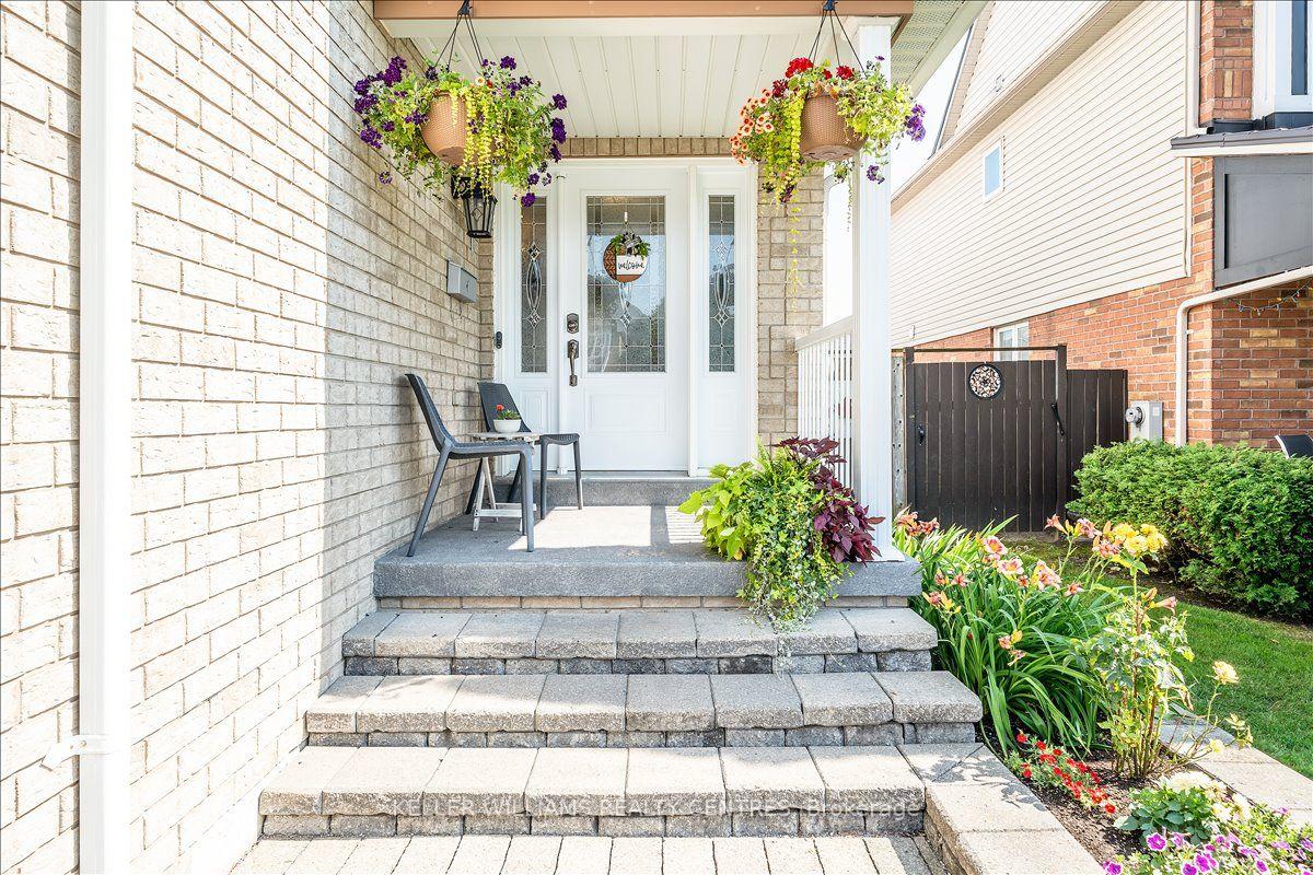 Photo 5 of 67 Hutton Place, Clarington, Bowmanville — HOMEH