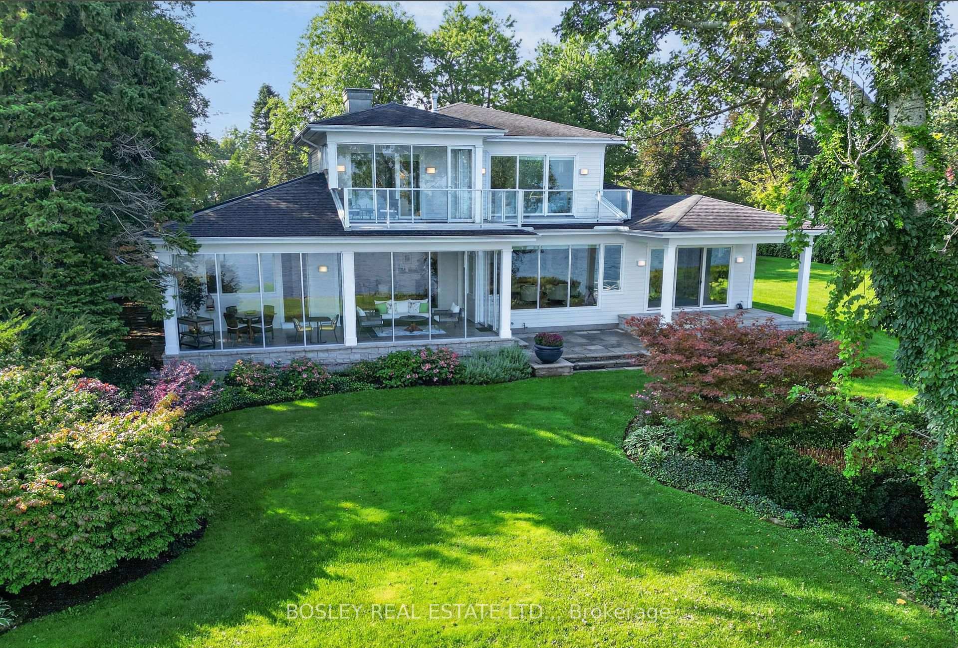 Front of 263 Niagara Boulevard