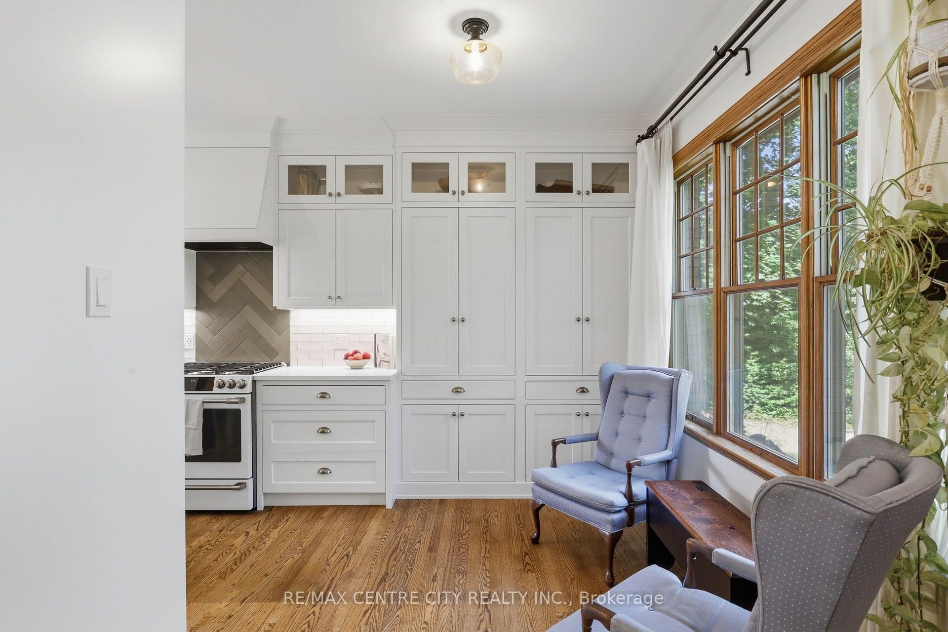 Photo 18 of 102 Walnut Street, London, North N — HOMEH