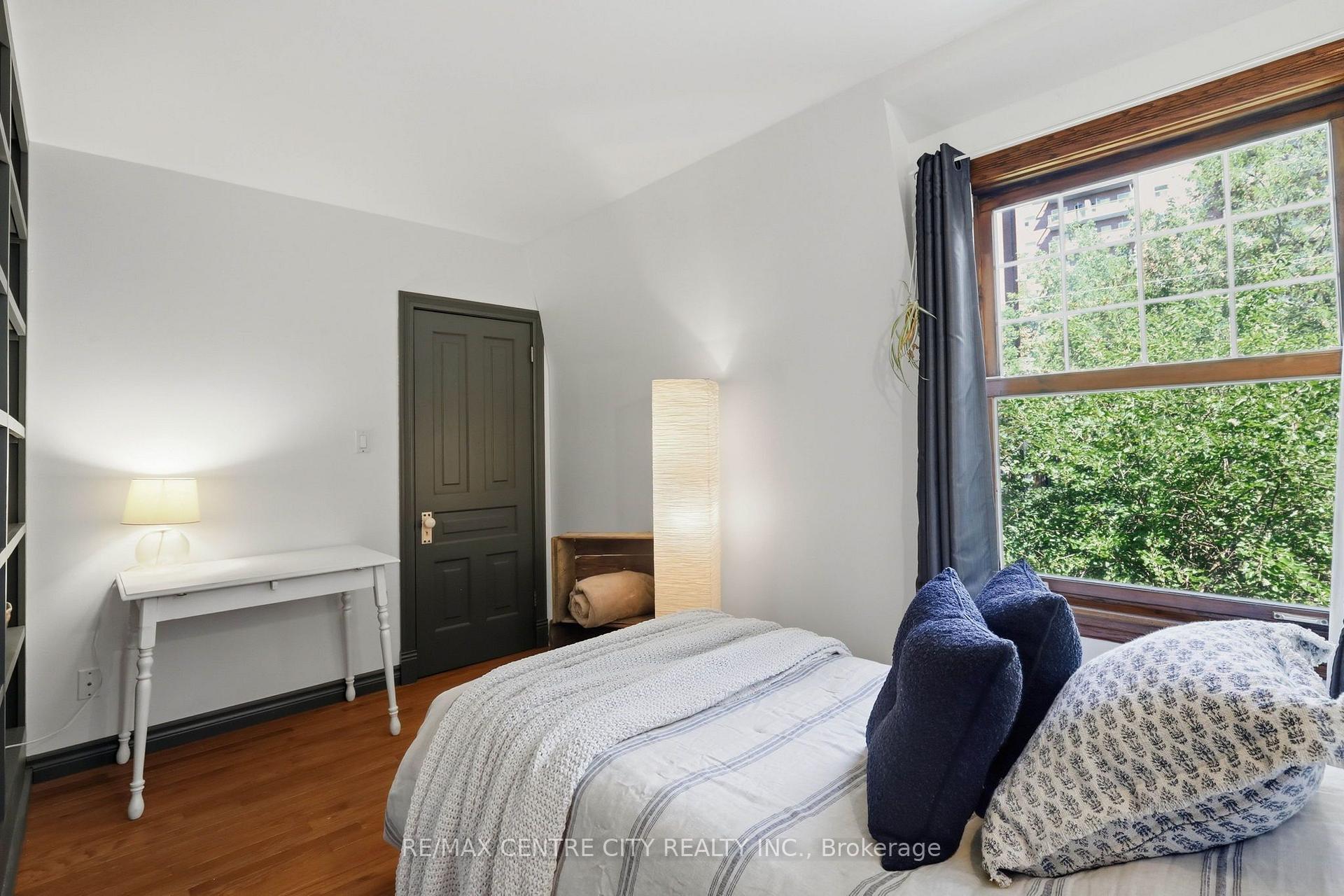 Photo 31 of 102 Walnut Street, London, North N — HOMEH