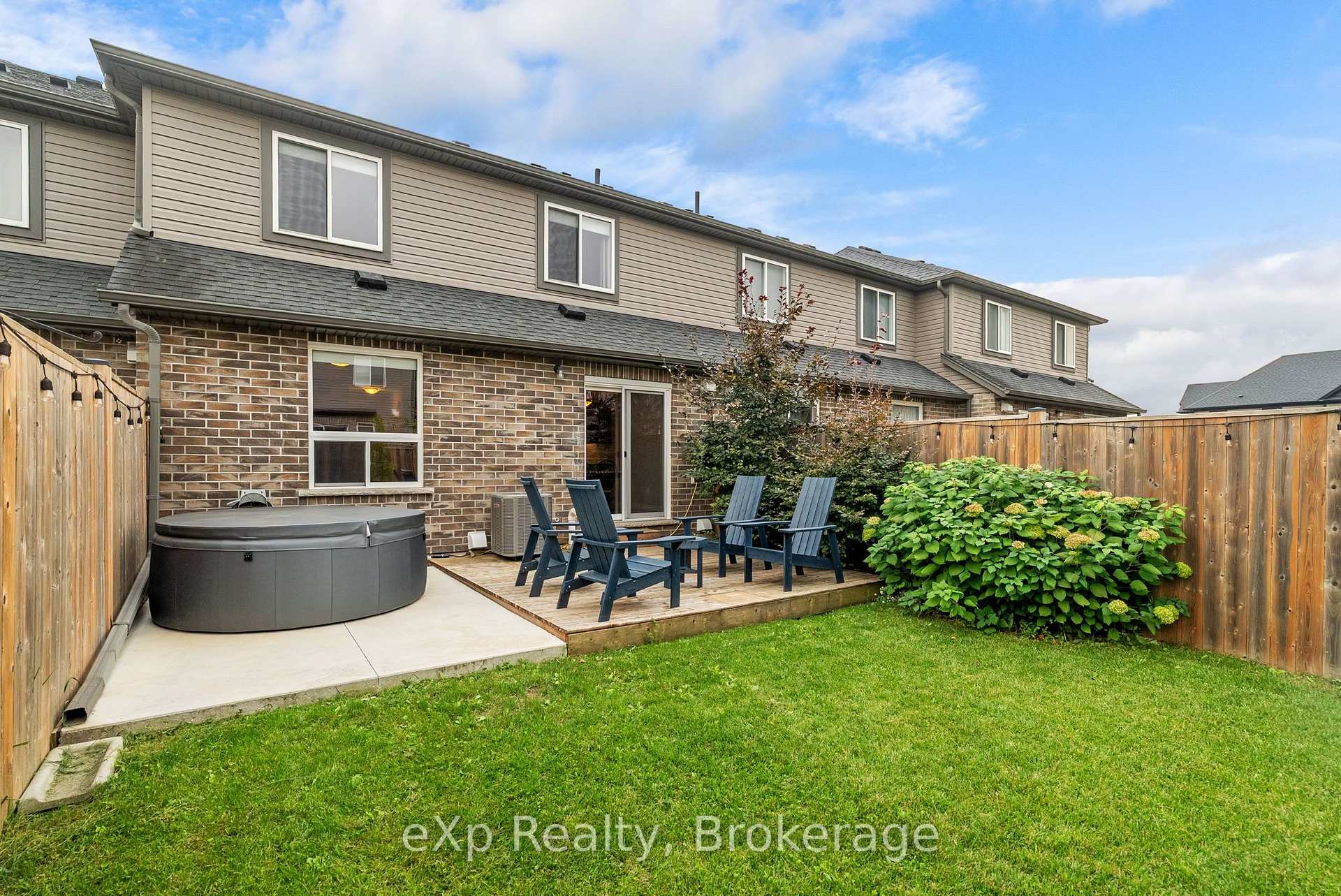Photo 2 of 27 Robertson Drive, Stratford — HOMEH