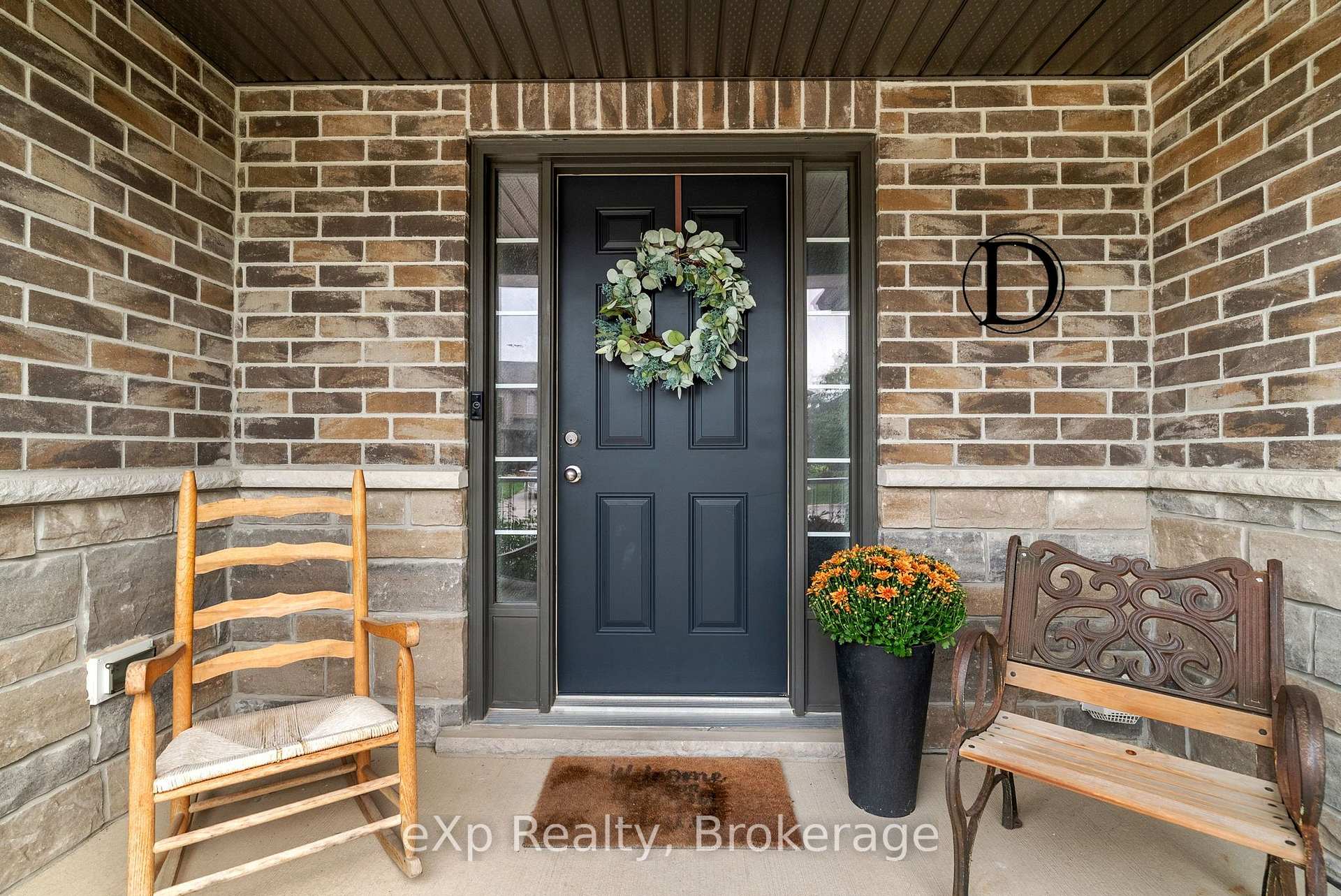 Photo 8 of 27 Robertson Drive, Stratford — HOMEH