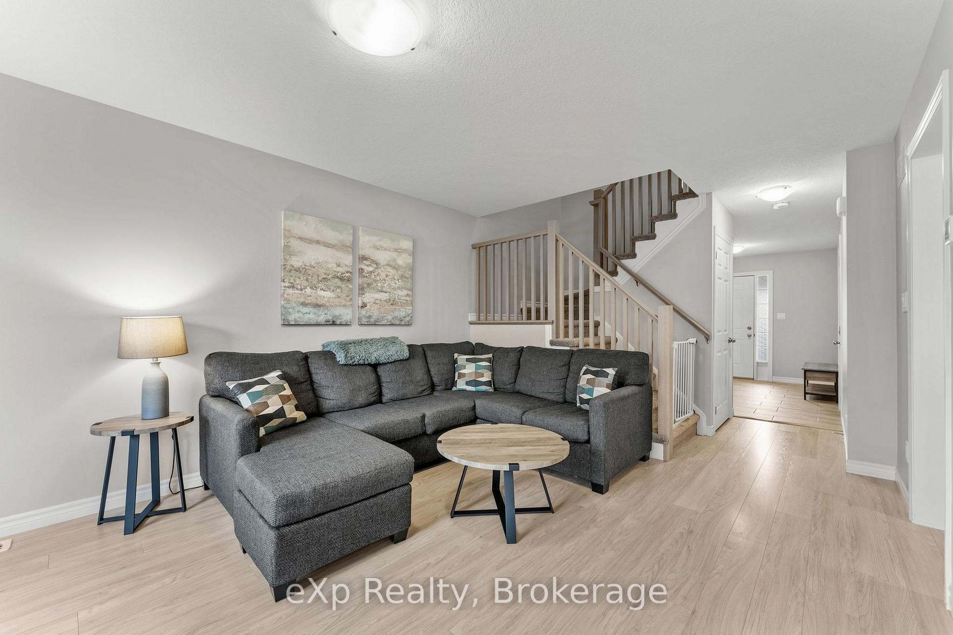Photo 13 of 27 Robertson Drive, Stratford — HOMEH