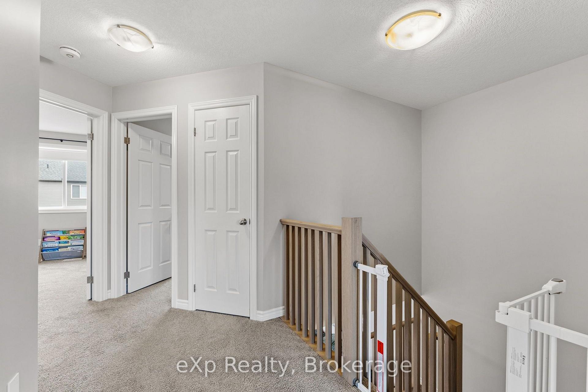 Photo 21 of 27 Robertson Drive, Stratford — HOMEH