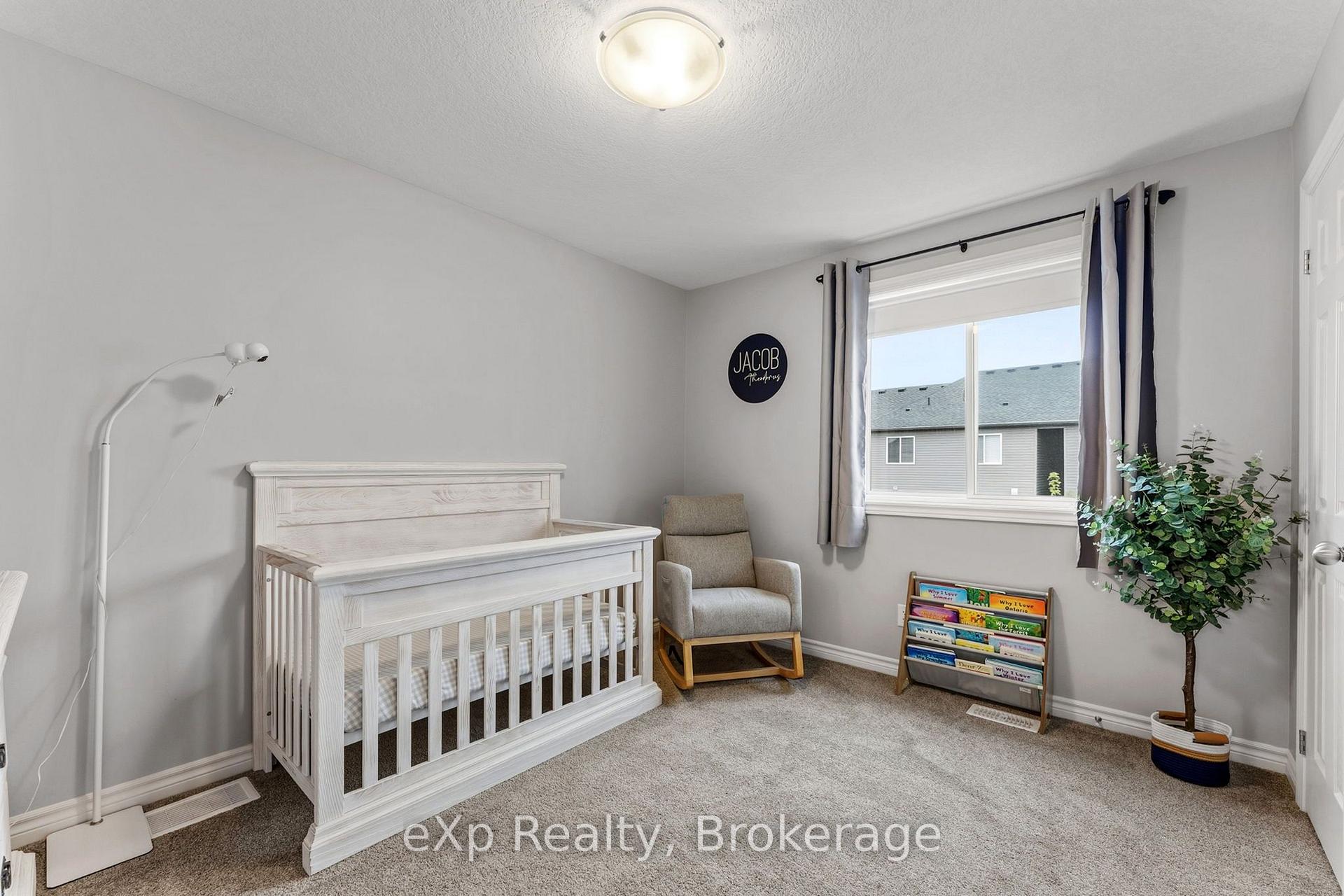 Photo 23 of 27 Robertson Drive, Stratford — HOMEH