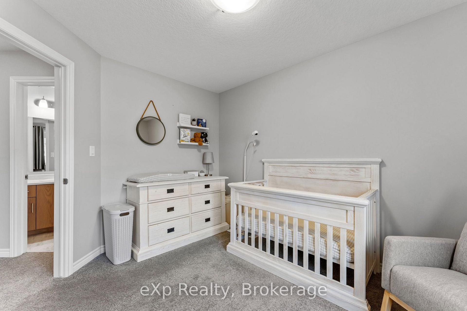 Photo 24 of 27 Robertson Drive, Stratford — HOMEH