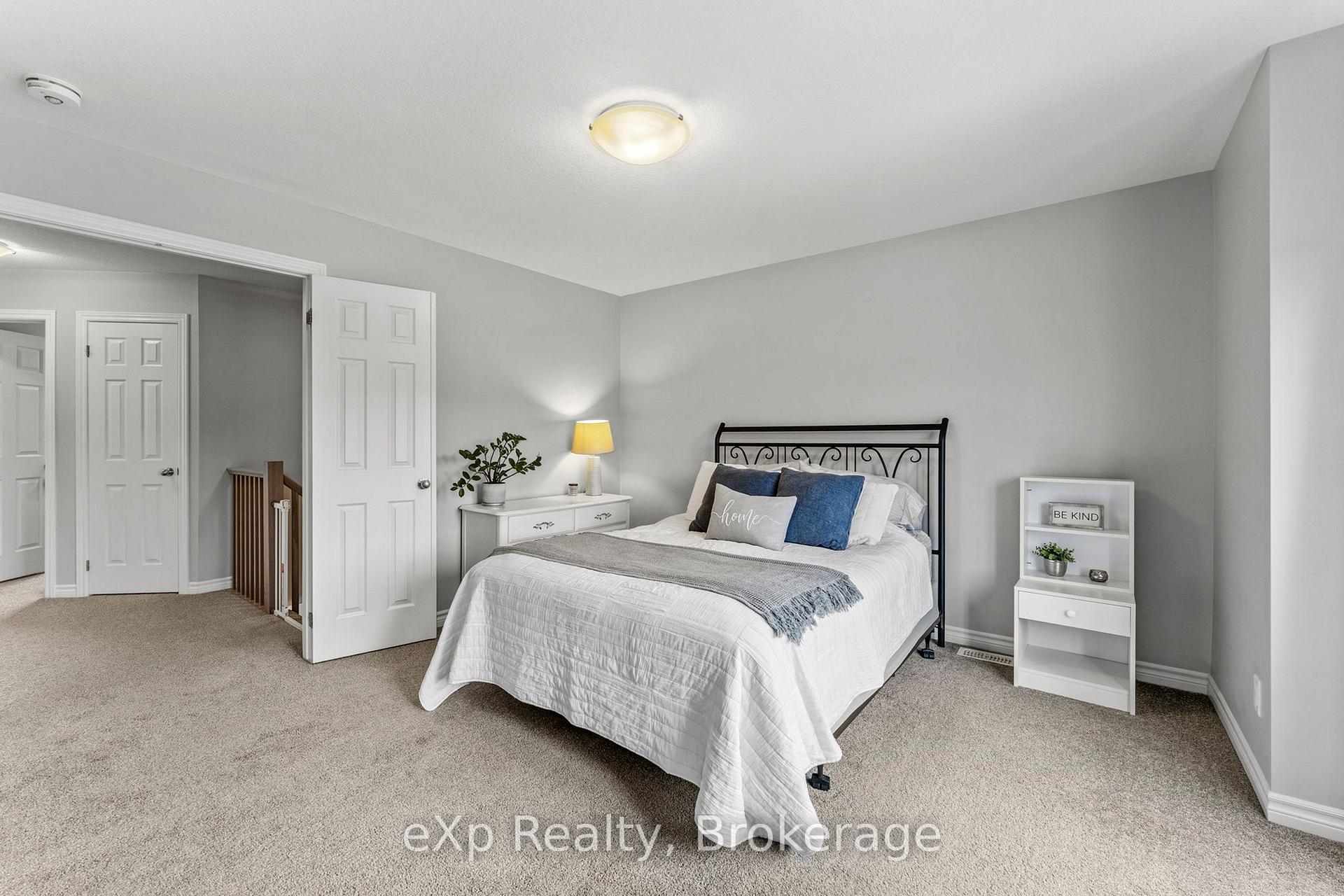 Photo 28 of 27 Robertson Drive, Stratford — HOMEH
