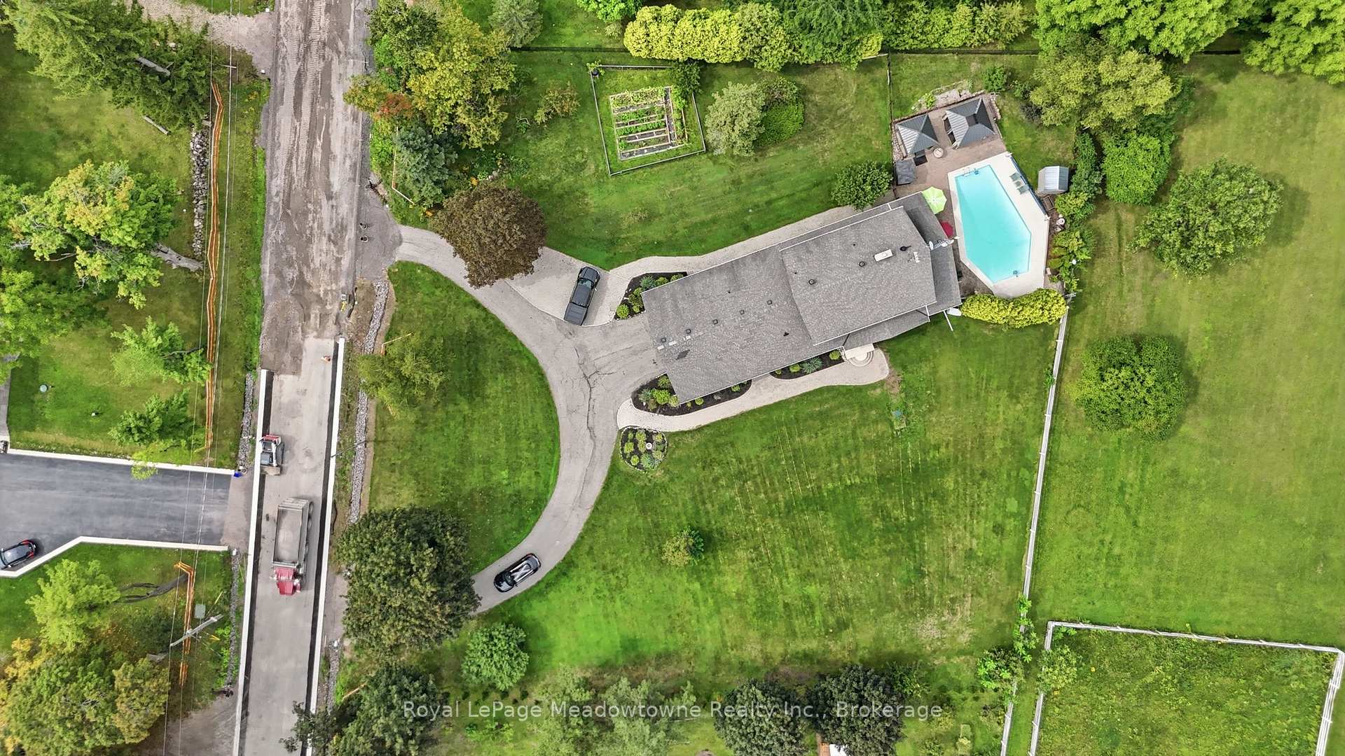 Photo 2 of 7053 Appleby Line, Milton, Rural Milton West — HOMEH