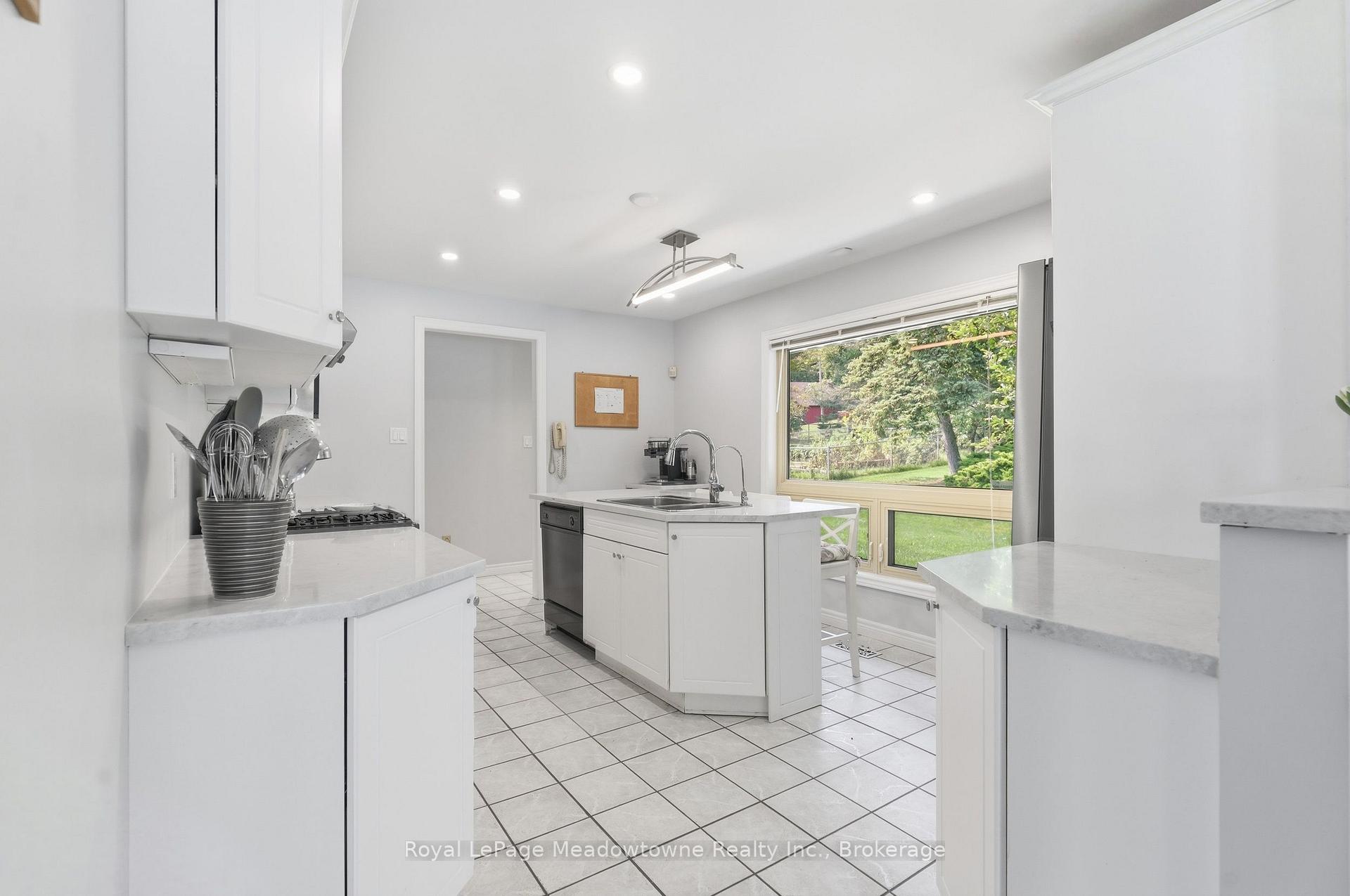 Photo 16 of 7053 Appleby Line, Milton, Rural Milton West — HOMEH