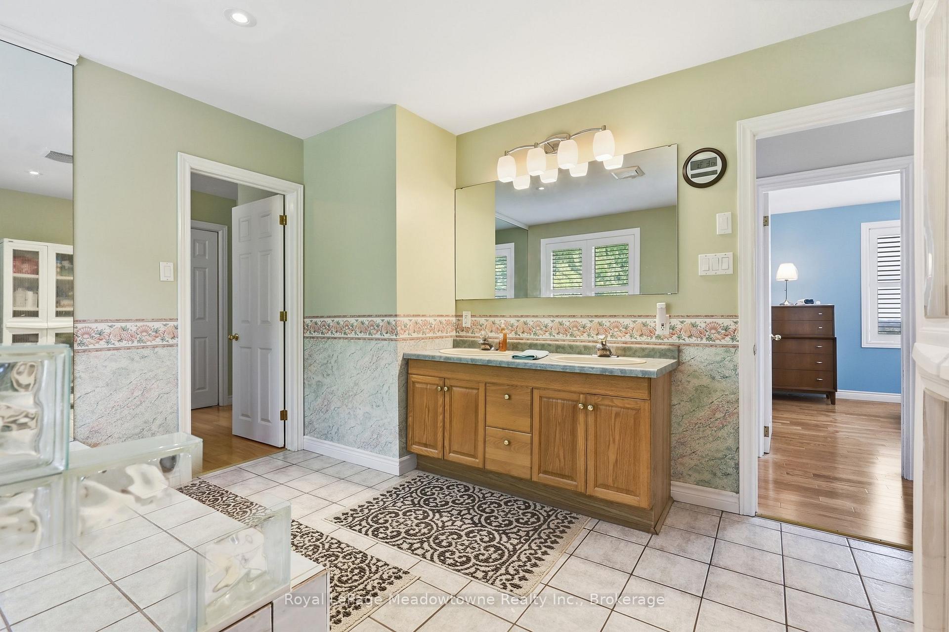 Photo 23 of 7053 Appleby Line, Milton, Rural Milton West — HOMEH