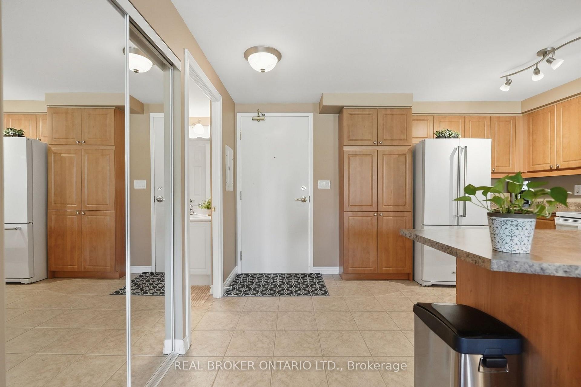 Photo 5 of Unit 118, 22 James Hill Court, Uxbridge — HOMEH
