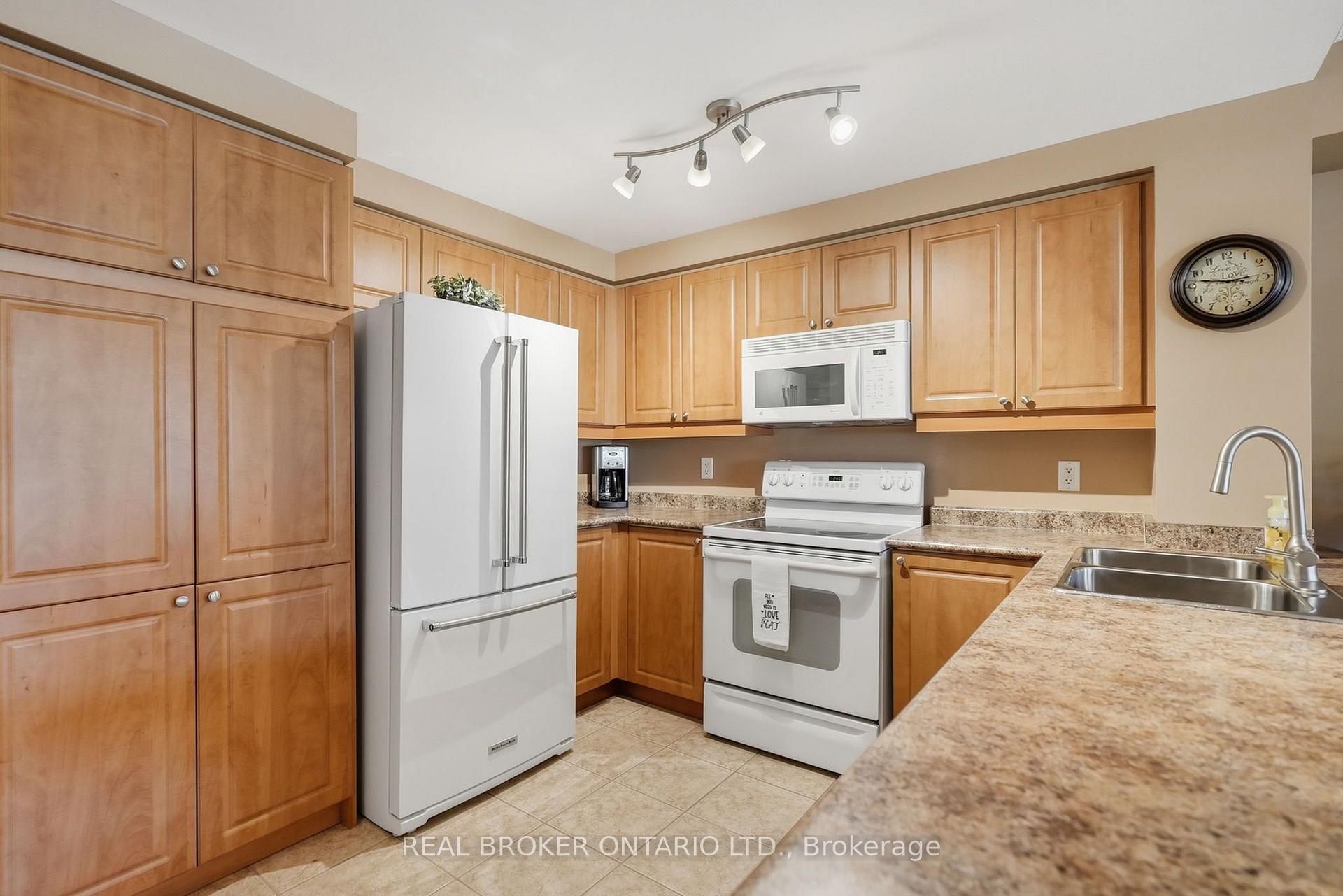 Photo 7 of Unit 118, 22 James Hill Court, Uxbridge — HOMEH
