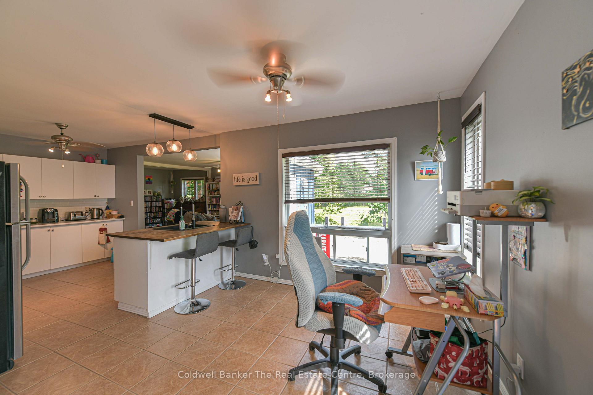Photo 3 of 260 Violet Street, Gravenhurst, Muskoka (S) — HOMEH