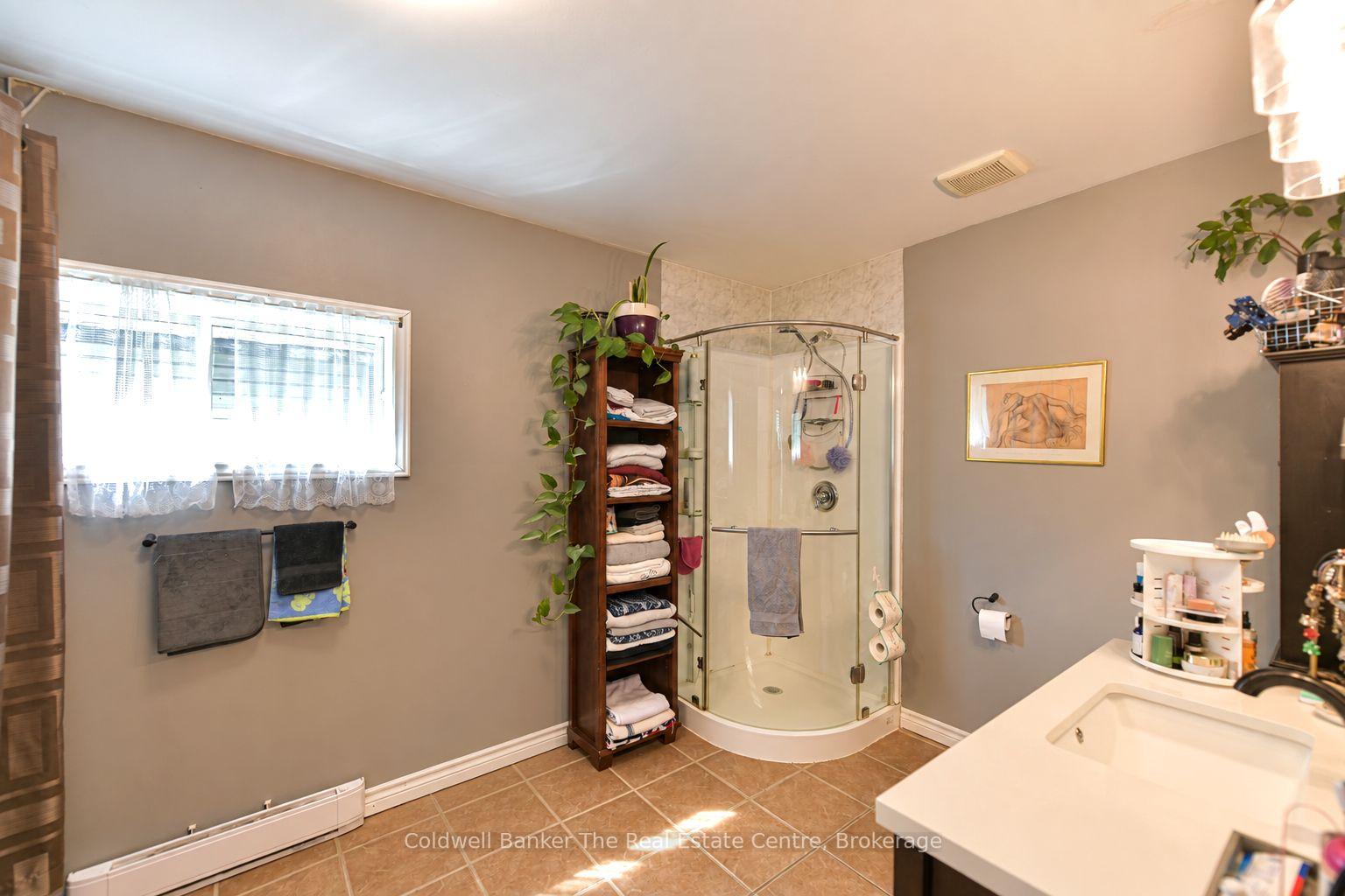 Photo 6 of 260 Violet Street, Gravenhurst, Muskoka (S) — HOMEH