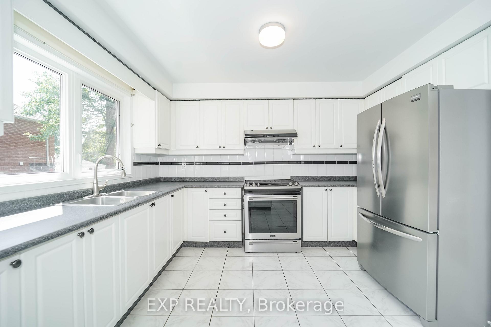 Photo 5 of 195 Savage Road, Newmarket, Armitage — HOMEH