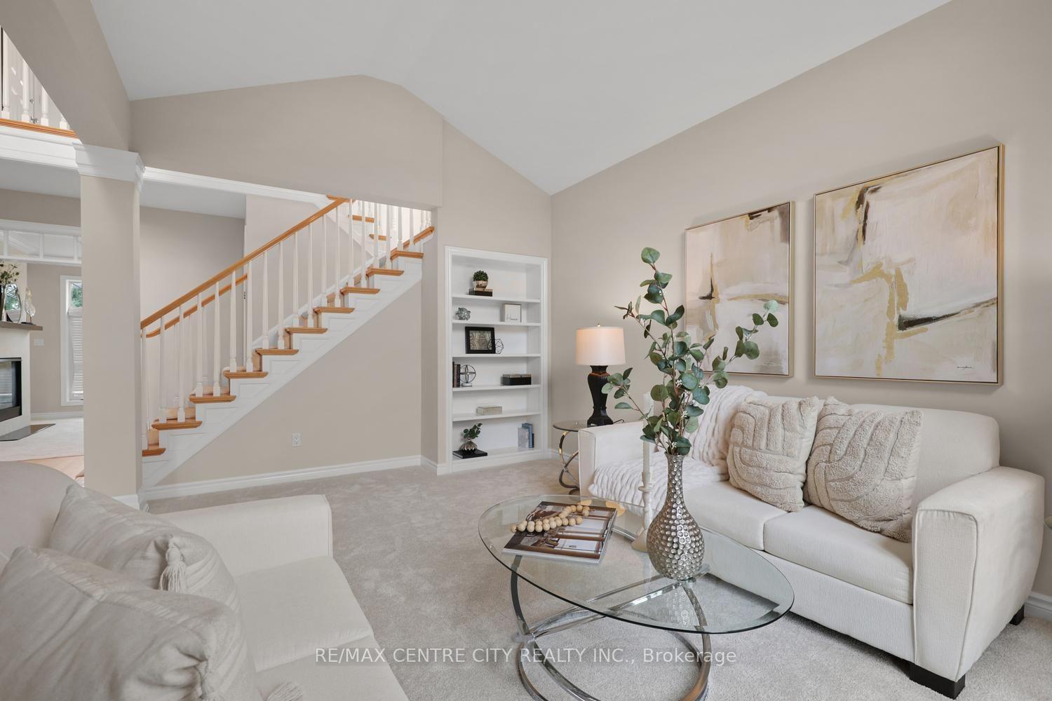 Photo 9 of 1941 Standfield Road, London, North R — HOMEH