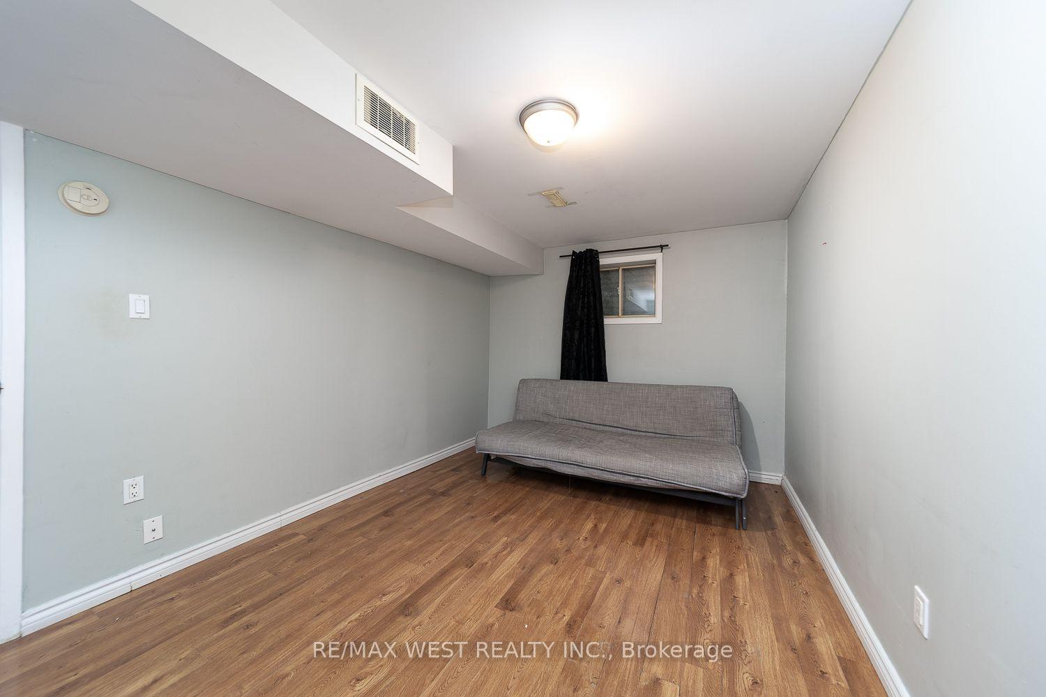 Photo 3 of 2534 Palisander Avenue, Mississauga, Cooksville — HOMEH