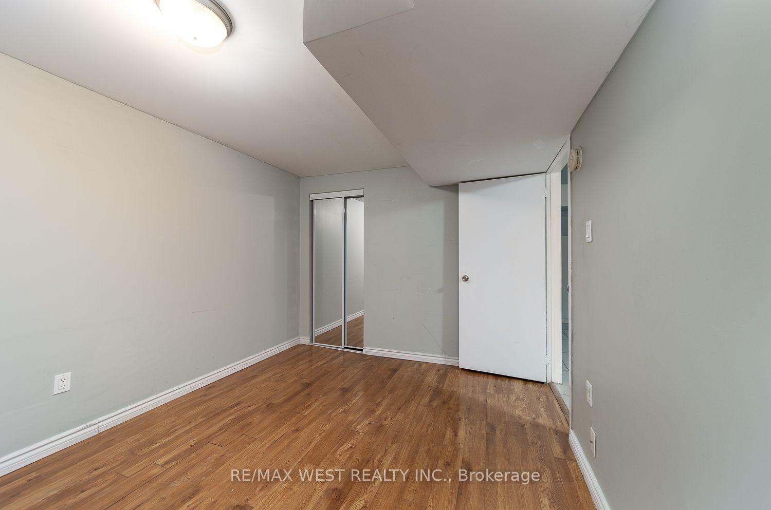 Photo 4 of 2534 Palisander Avenue, Mississauga, Cooksville — HOMEH