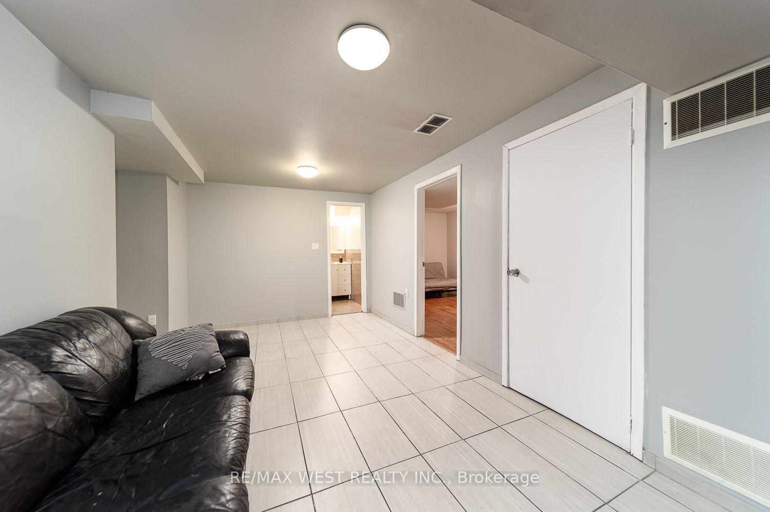 Photo 6 of 2534 Palisander Avenue, Mississauga, Cooksville — HOMEH