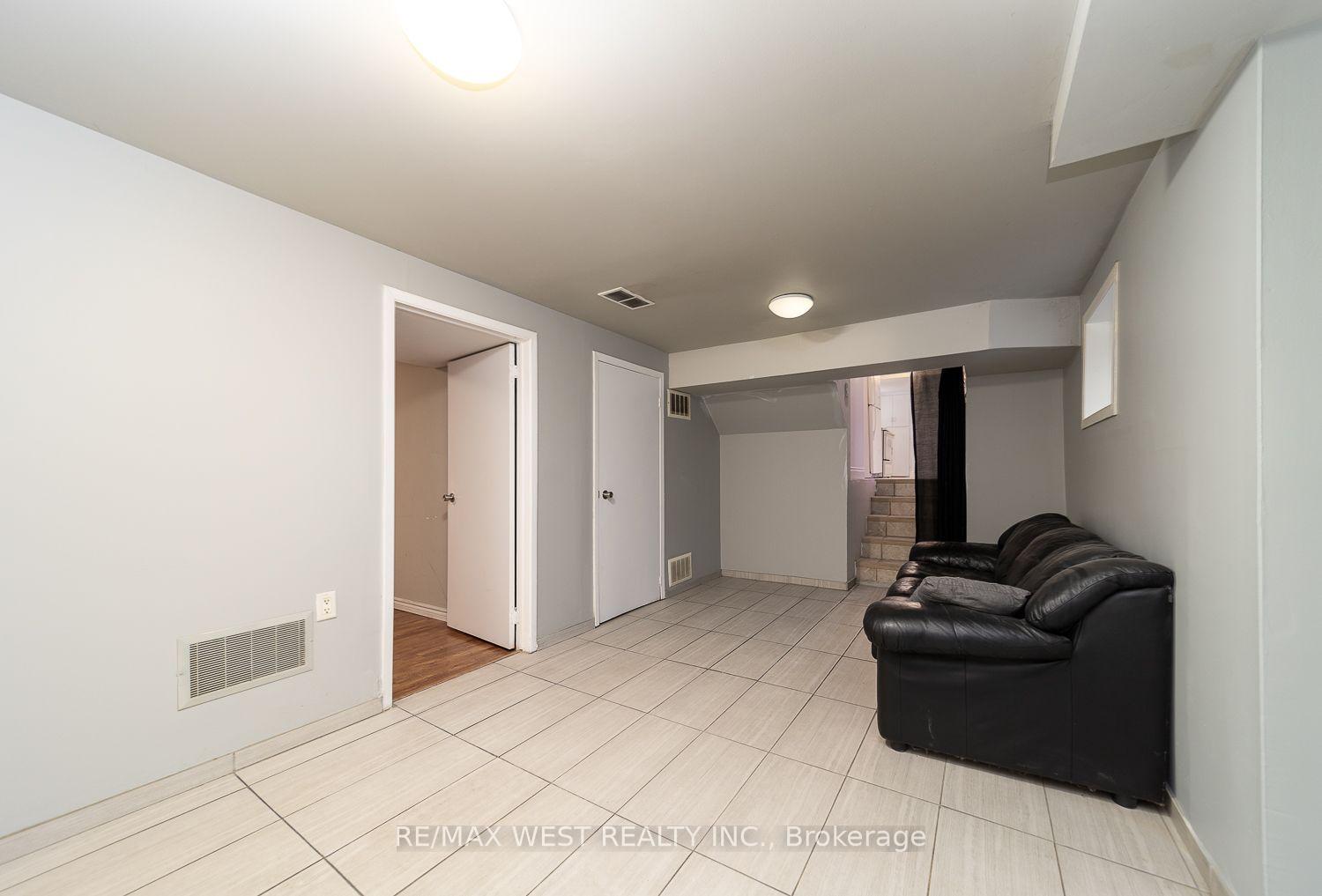 Photo 7 of 2534 Palisander Avenue, Mississauga, Cooksville — HOMEH