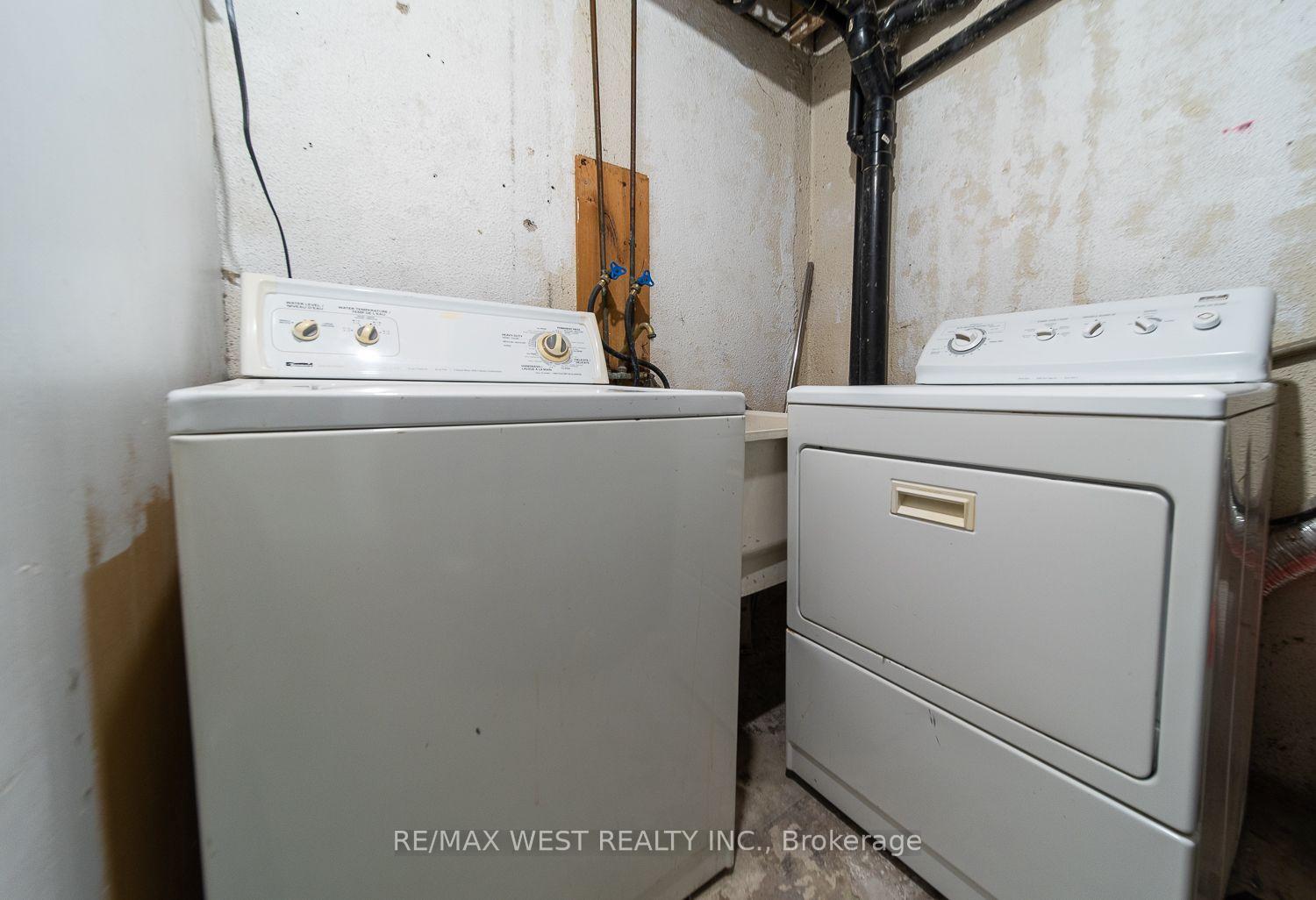 Photo 11 of 2534 Palisander Avenue, Mississauga, Cooksville — HOMEH