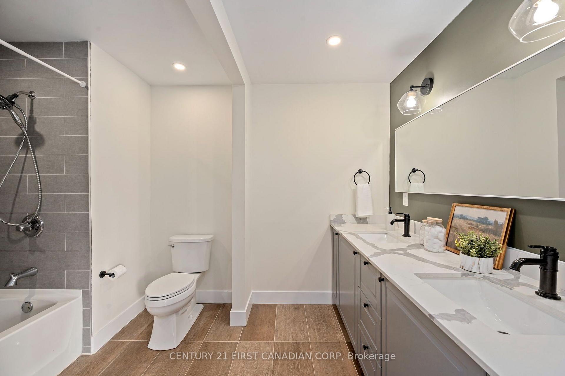 Photo 21 of 47 Brixham Road, London, South M — HOMEH