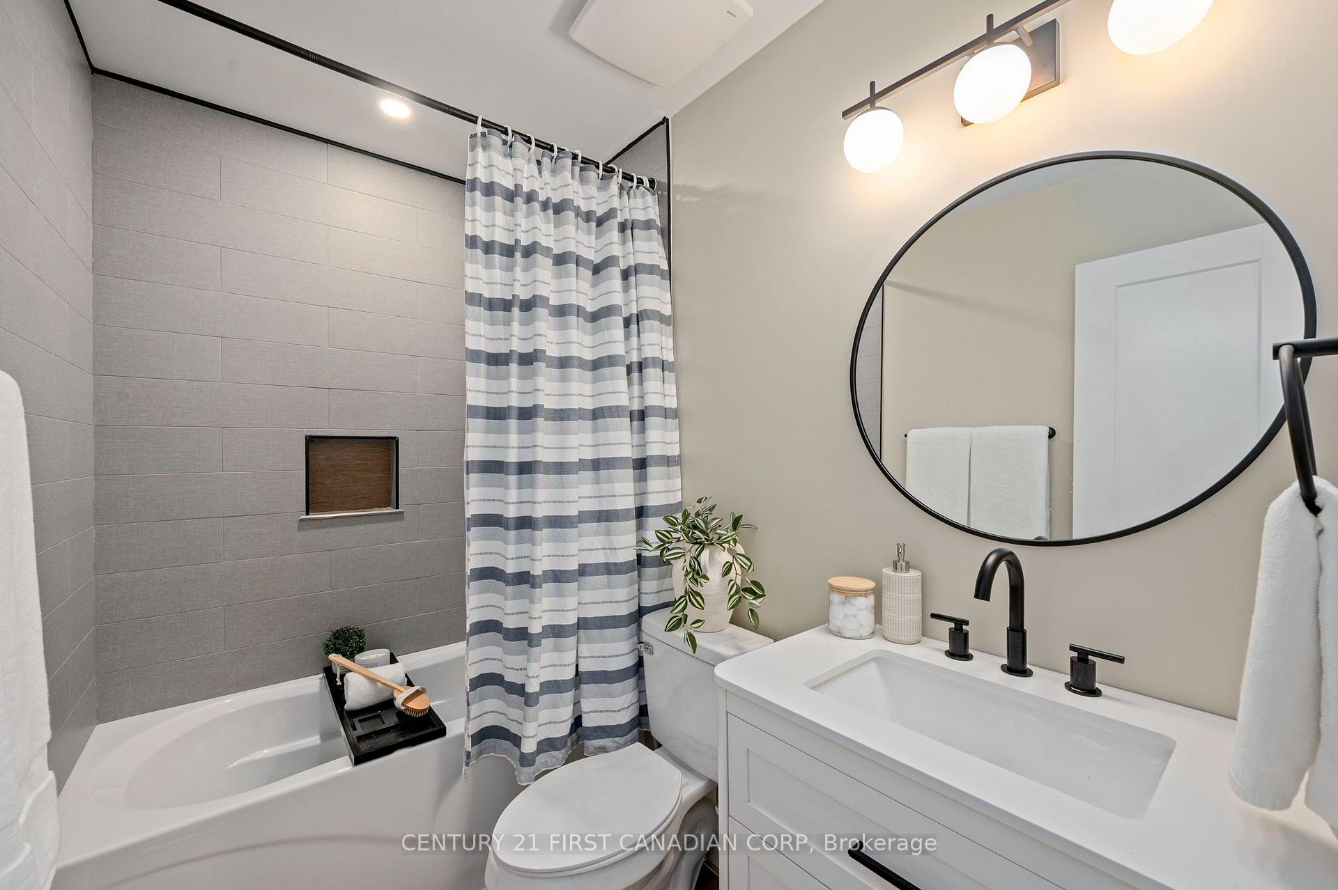 Photo 28 of 47 Brixham Road, London, South M — HOMEH