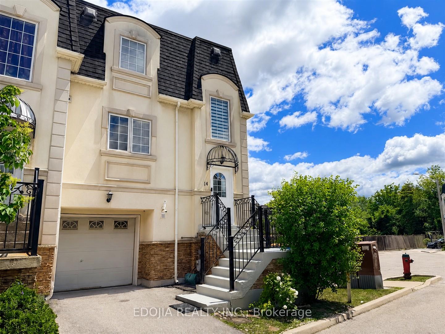 Front of Unit 14, 215 16th Avenue