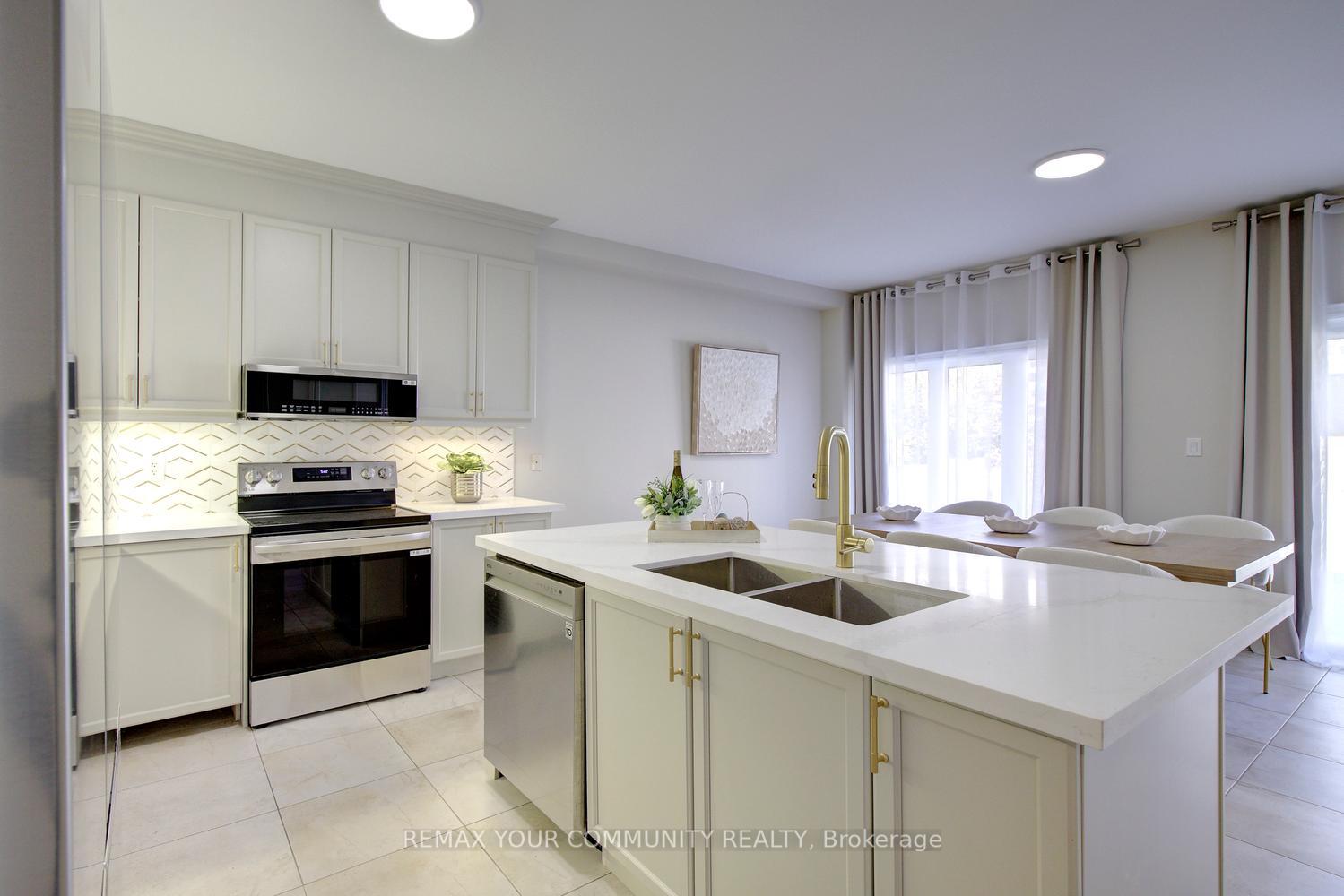 Photo 35 of 85 Coral Acres Drive, Vaughan, Patterson — HOMEH