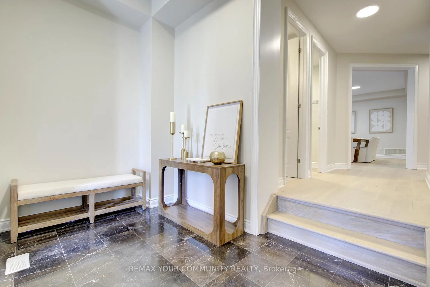 Photo 5 of 85 Coral Acres Drive, Vaughan, Patterson — HOMEH