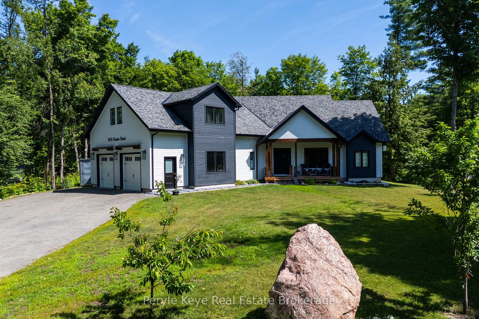 Photo 2 of 1056 Xavier Street, Gravenhurst, Morrison — HOMEH