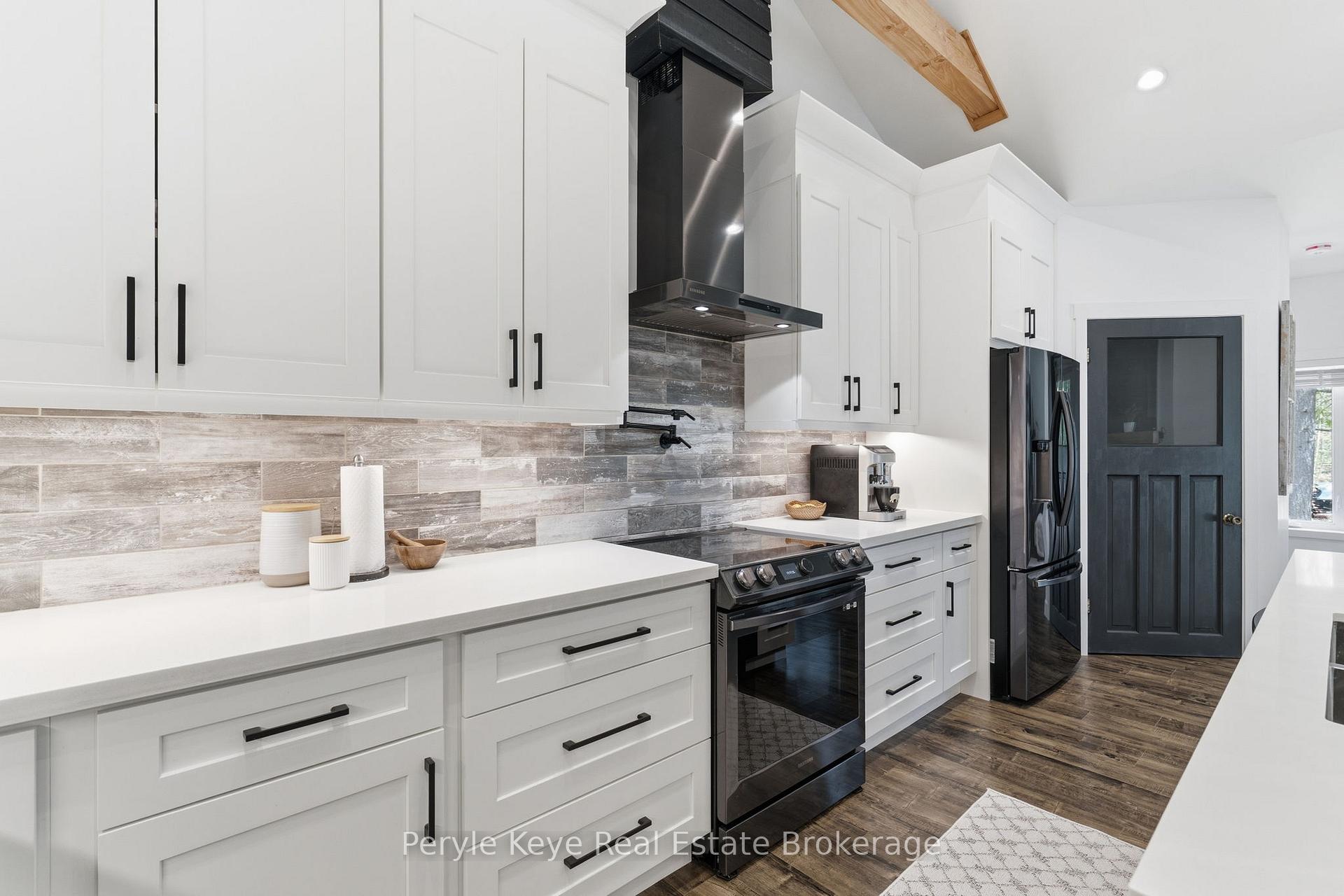 Photo 17 of 1056 Xavier Street, Gravenhurst, Morrison — HOMEH