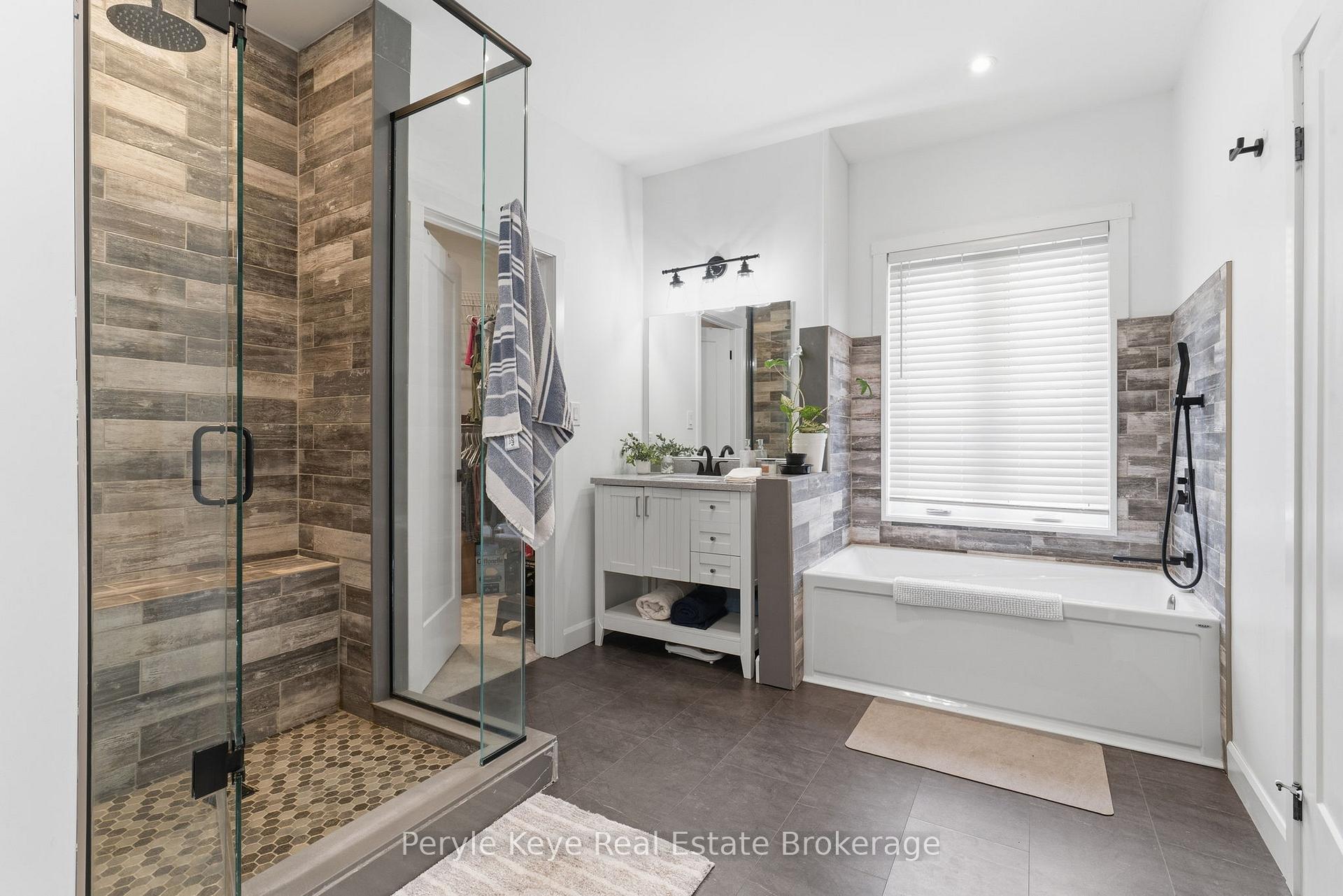 Photo 25 of 1056 Xavier Street, Gravenhurst, Morrison — HOMEH