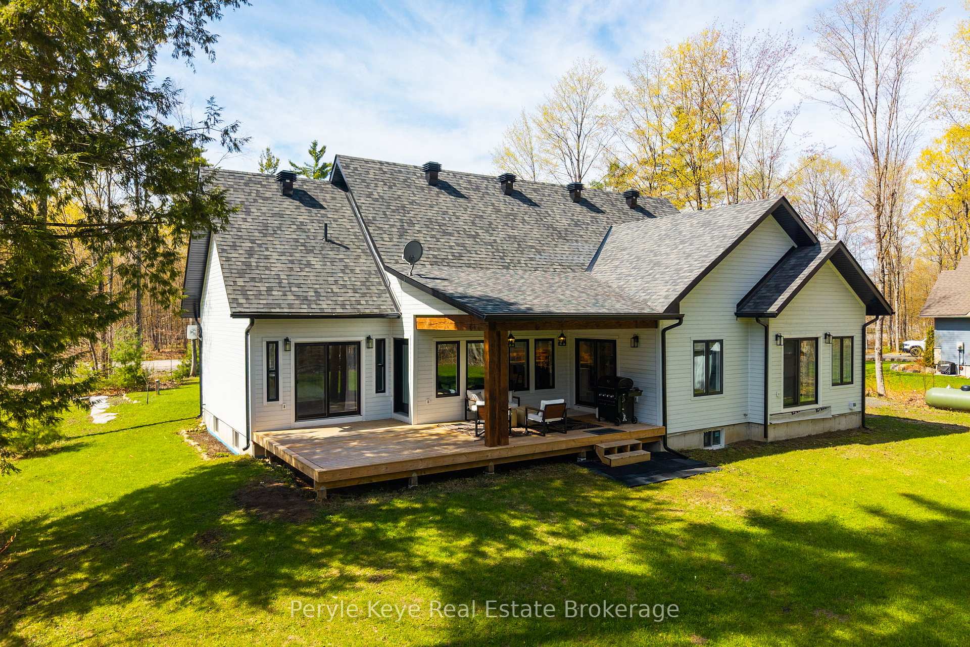 Photo 38 of 1056 Xavier Street, Gravenhurst, Morrison — HOMEH