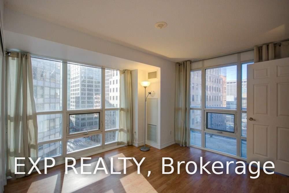 Photo of Unit 809, 761 Bay Street