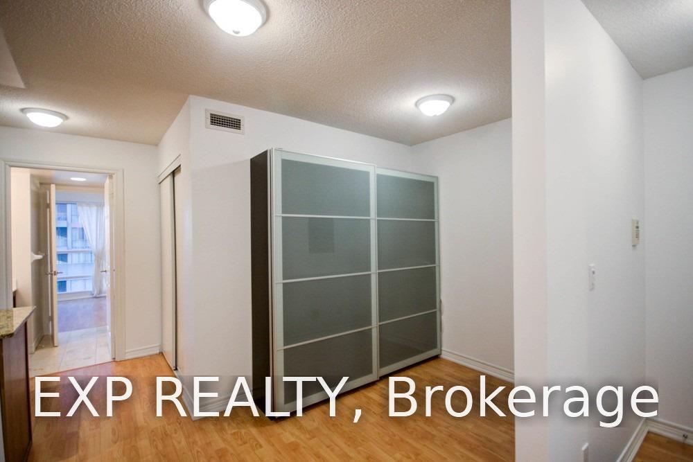 Photo 8 of Unit 809, 761 Bay Street, Toronto, Bay Street Corridor — HOMEH