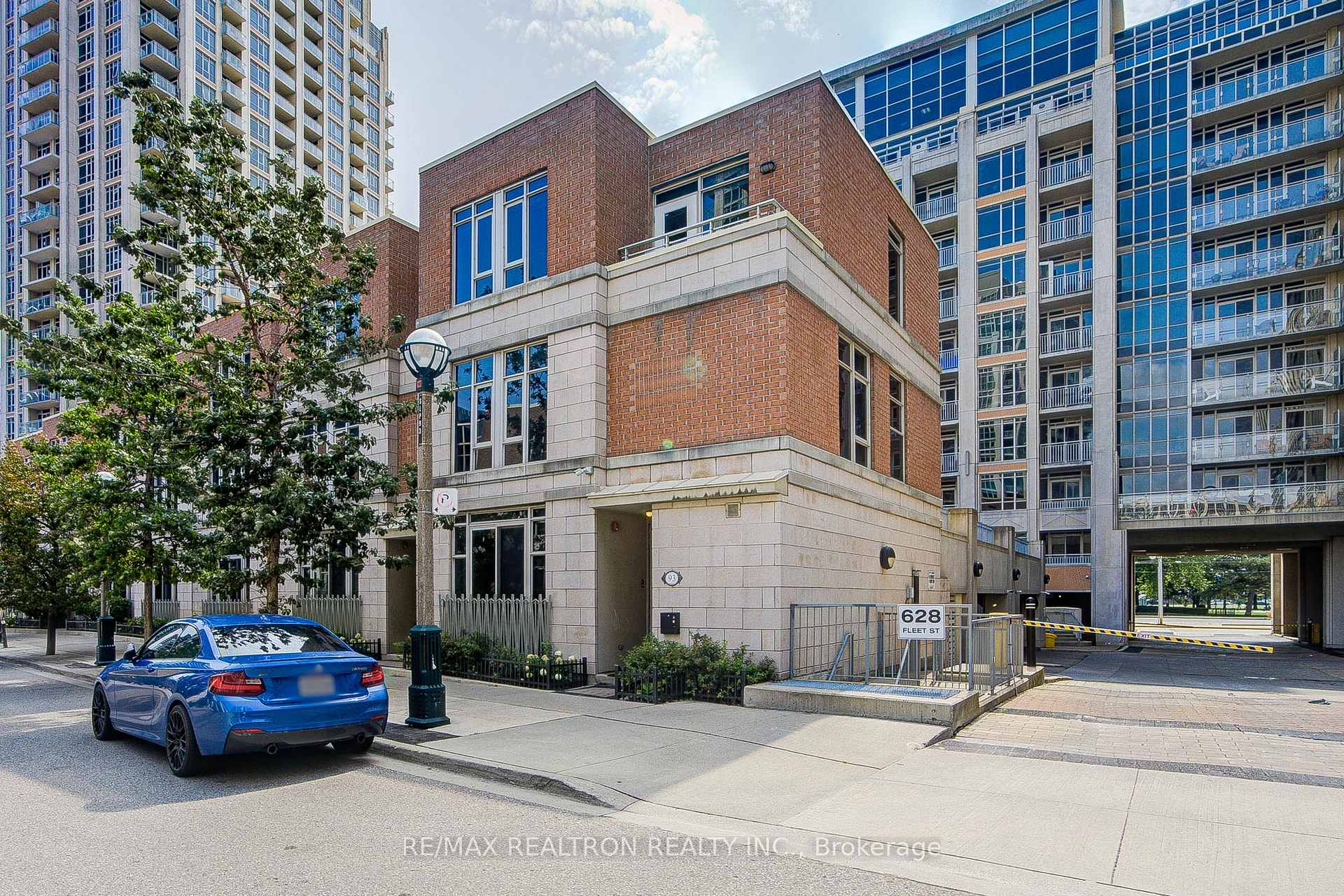 Photo 1 of Unit TH 1, 93 Sloping Sky Mews, Toronto, Niagara — HOMEH