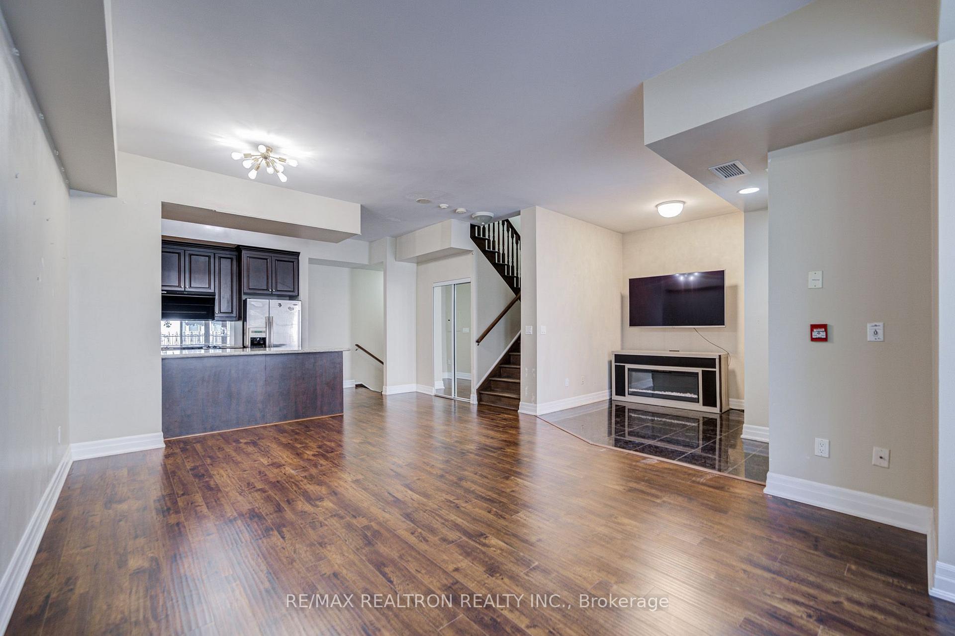 Photo 3 of Unit TH 1, 93 Sloping Sky Mews, Toronto, Niagara — HOMEH