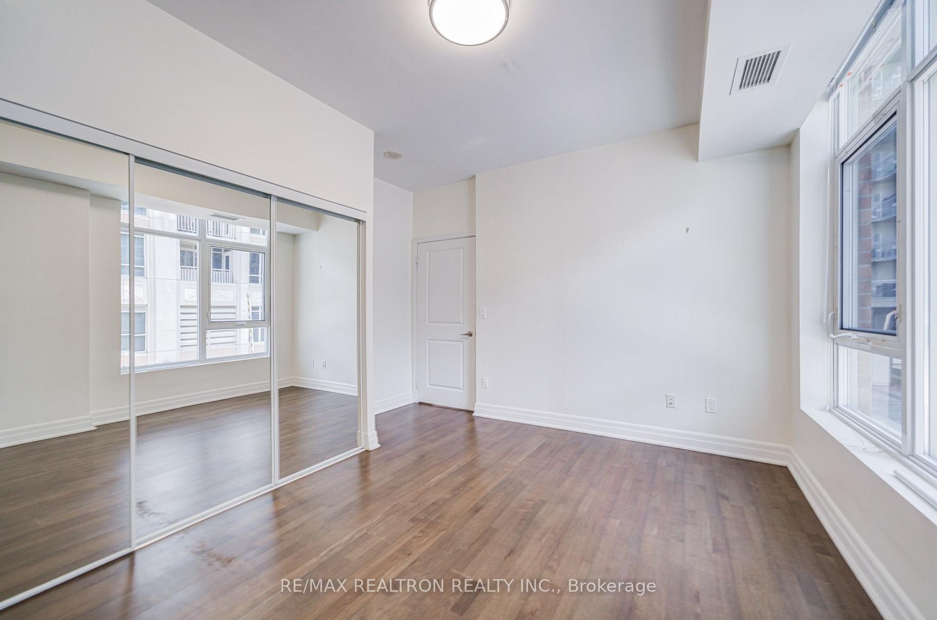 Photo 18 of Unit TH 1, 93 Sloping Sky Mews, Toronto, Niagara — HOMEH
