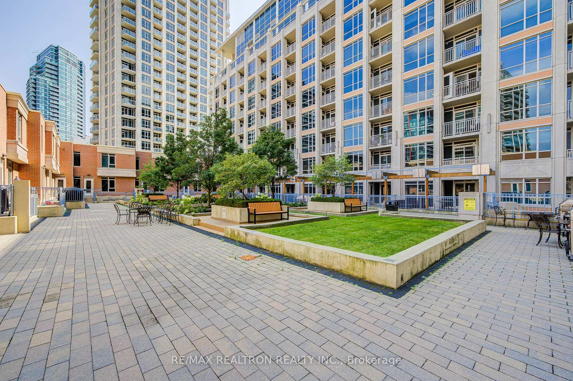 Photo 41 of Unit TH 1, 93 Sloping Sky Mews, Toronto, Niagara — HOMEH
