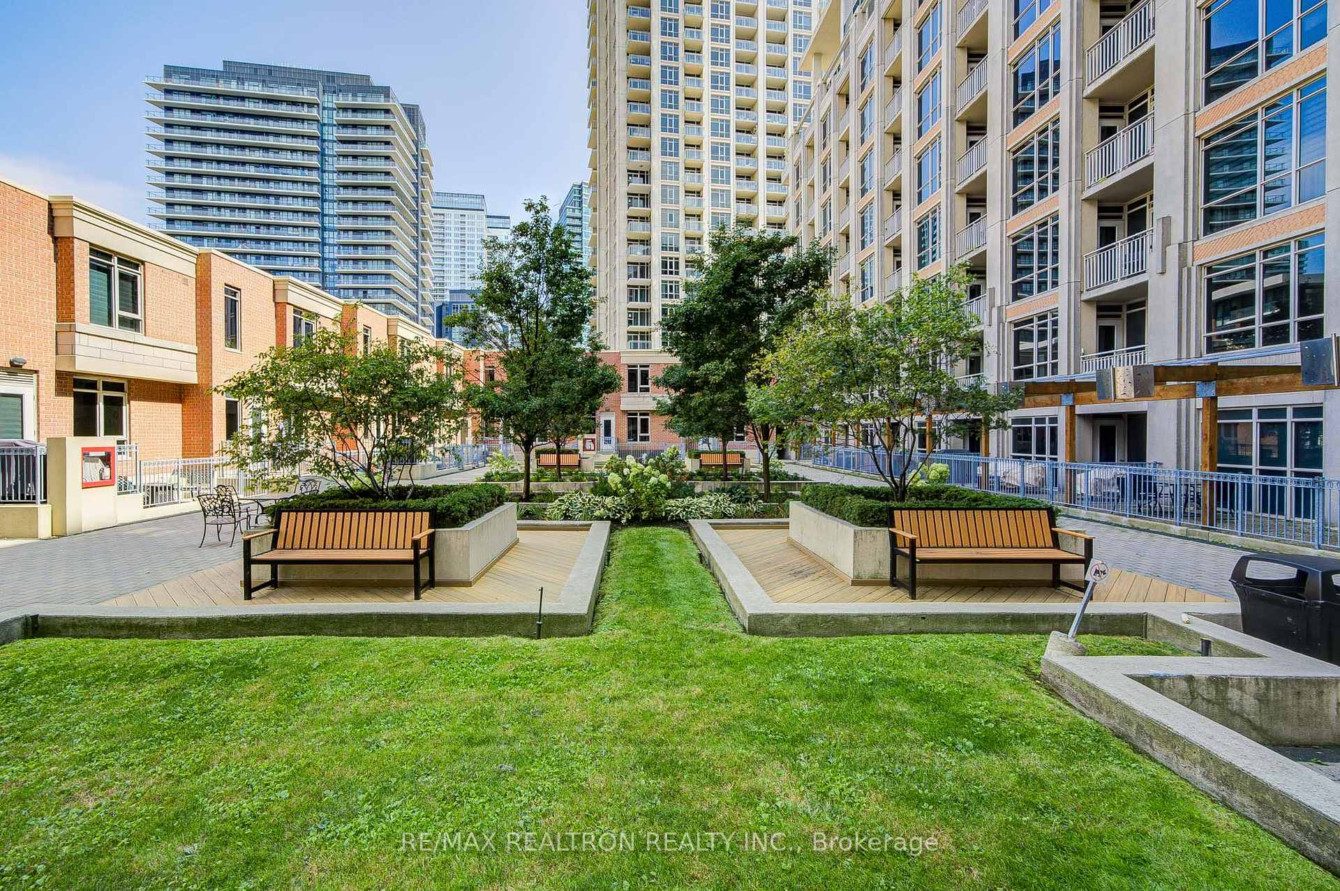 Photo 42 of Unit TH 1, 93 Sloping Sky Mews, Toronto, Niagara — HOMEH