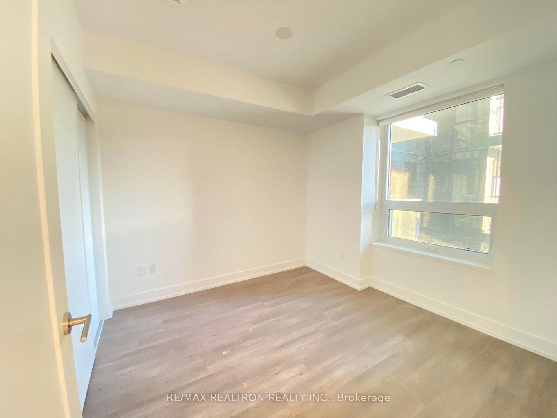 Photo 2 of Unit 925, 8 Cedarland Drive, Markham, Unionville — HOMEH