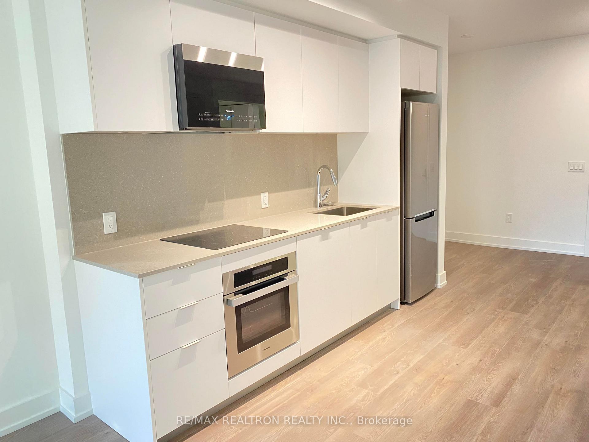 Photo 6 of Unit 925, 8 Cedarland Drive, Markham, Unionville — HOMEH