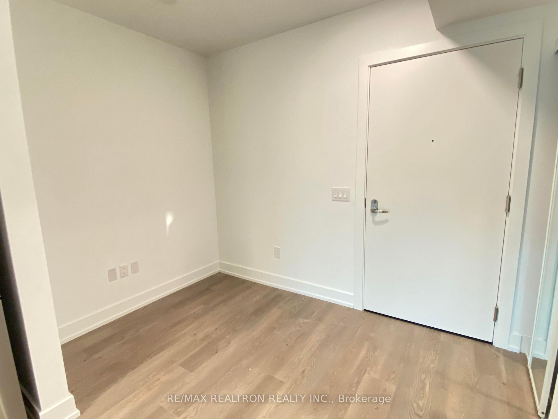 Photo 7 of Unit 925, 8 Cedarland Drive, Markham, Unionville — HOMEH