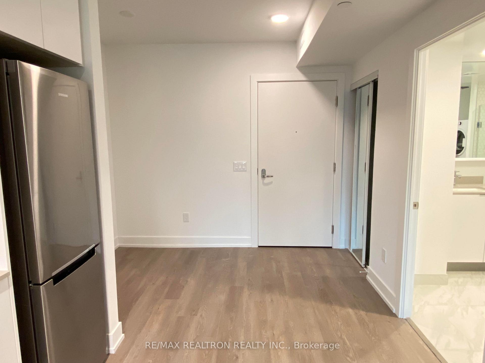 Photo 8 of Unit 925, 8 Cedarland Drive, Markham, Unionville — HOMEH