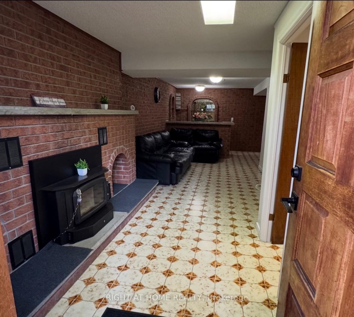 Photo 5 of Unit Lower Level, 31 Whitburn Crescent, North York, Downsview-Roding-CFB — HOMEH