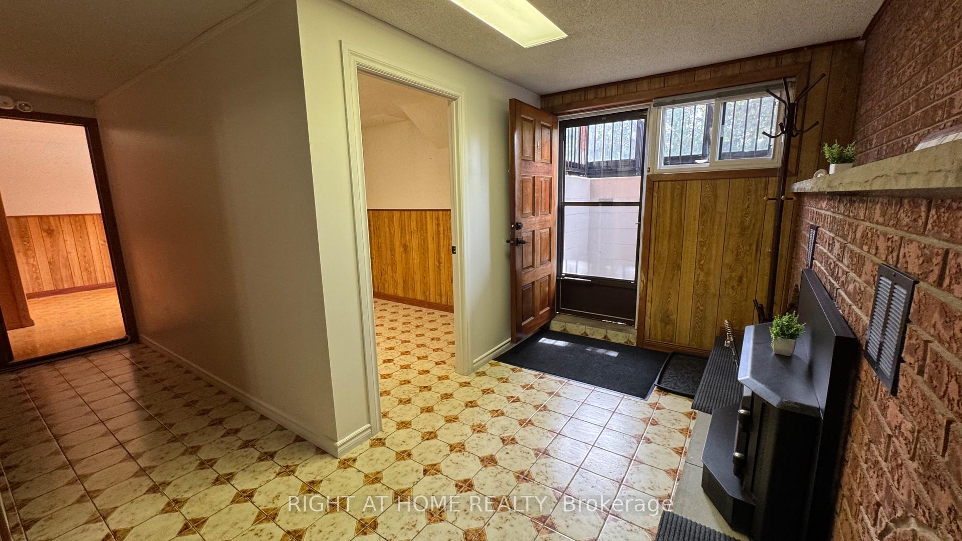 Photo 6 of Unit Lower Level, 31 Whitburn Crescent, North York, Downsview-Roding-CFB — HOMEH